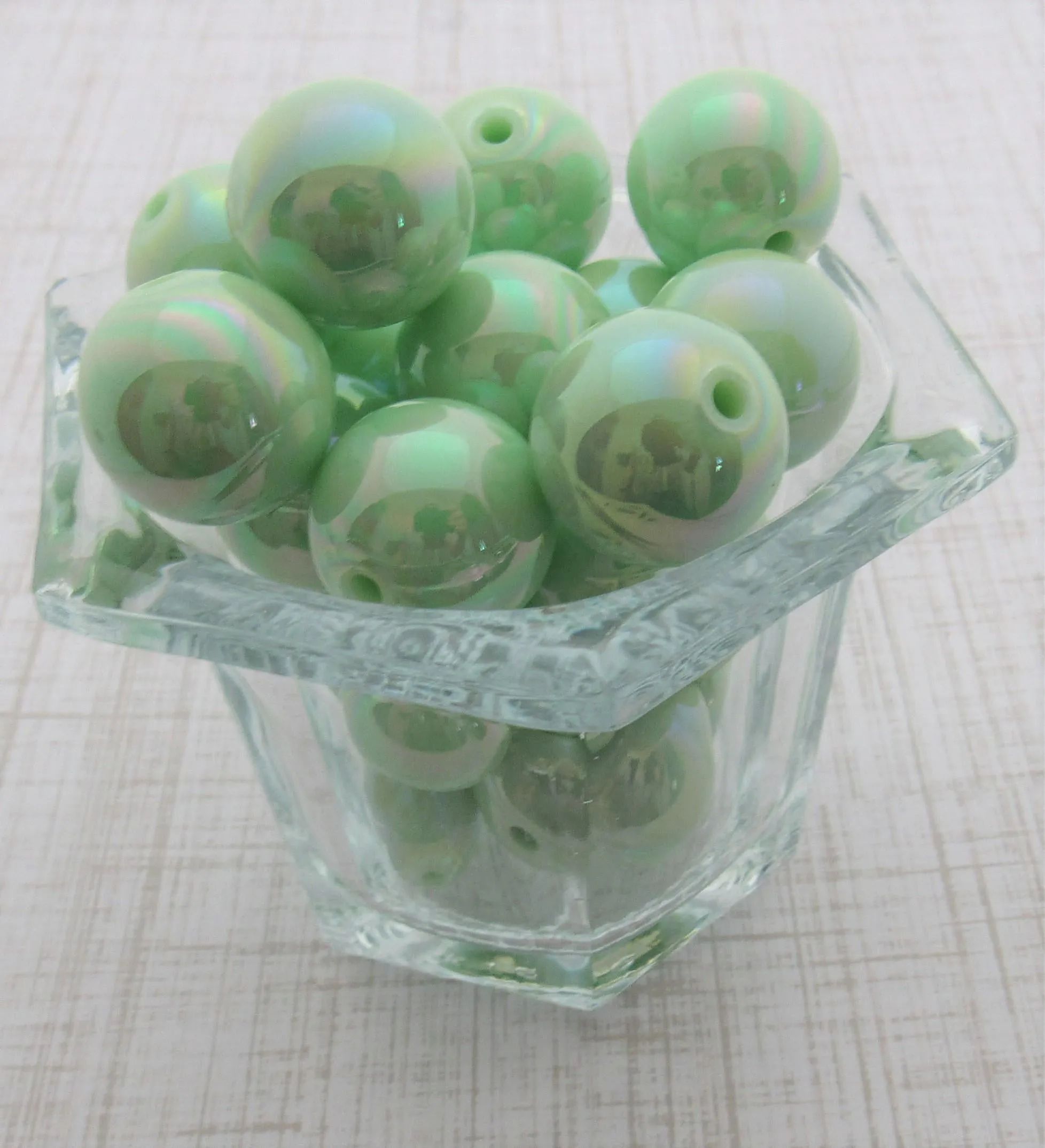 10Ct. 20mm Pastel Green AB Bubblegum Bead, Chunky Gumball Bead, Round Acrylic Bead, Chunky Bead Supply, Necklace Supply