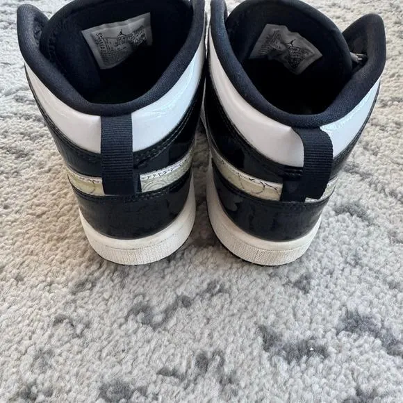 Air Jordan 1 Mid SE DIY “Color How You Want Em!” Sneakers 2Y