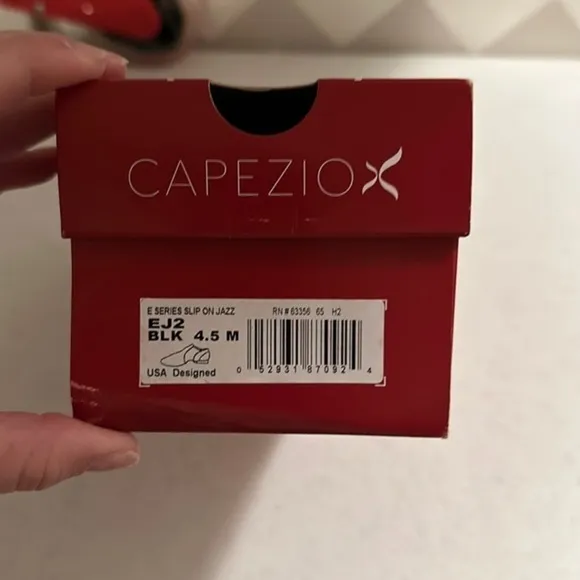 CAPEZIO E-Series Slip-on Jazz Shoe in Black EJ2
