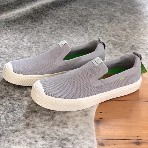 Cariuma Men’s Grey Knit IBI Slip-On
