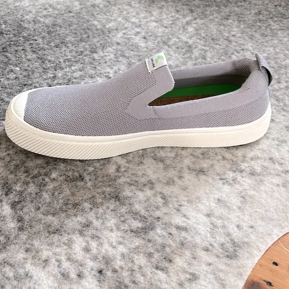 Cariuma Men’s Grey Knit IBI Slip-On
