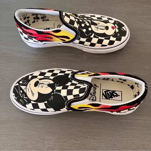 DISNEY X VANS MICKEY AND MINNIE SLIP-ON SHOE