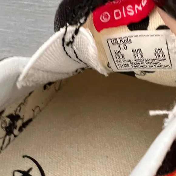 DISNEY X VANS MICKEY AND MINNIE SLIP-ON SHOE