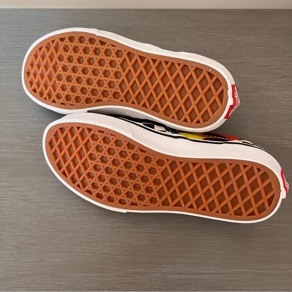 DISNEY X VANS MICKEY AND MINNIE SLIP-ON SHOE