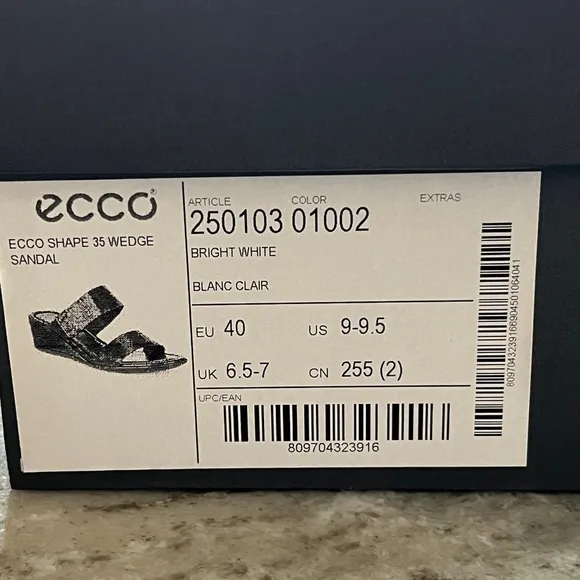 ECCO SHAPE 35 WEDGE Off White Leather Wedge Sandal Hook Loop Closure Slip on