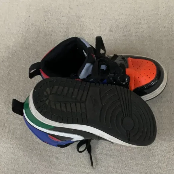 EUC toddler boys hightop Nike air Jordan sneakers