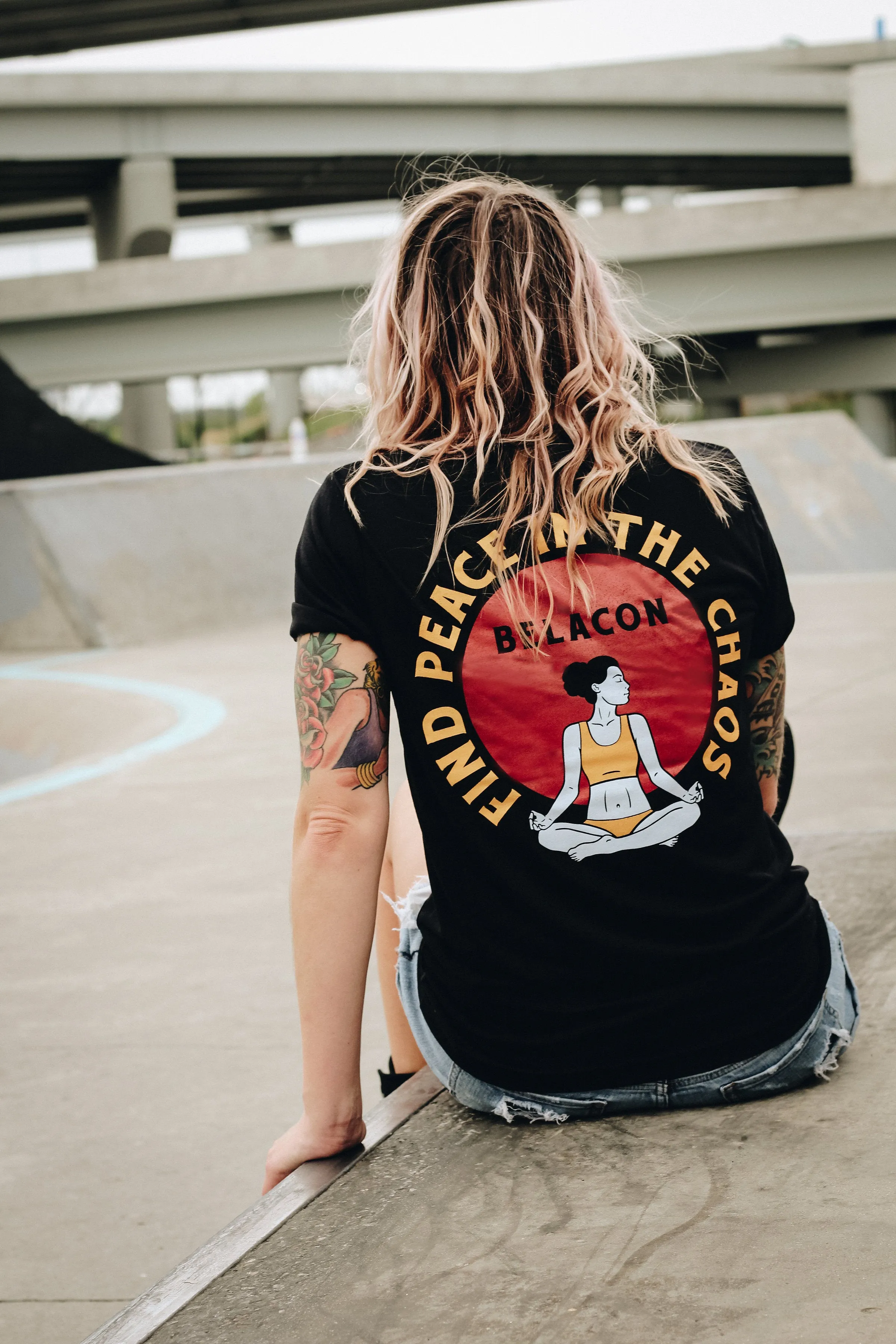 Find Peace In The Chaos Tee - Black