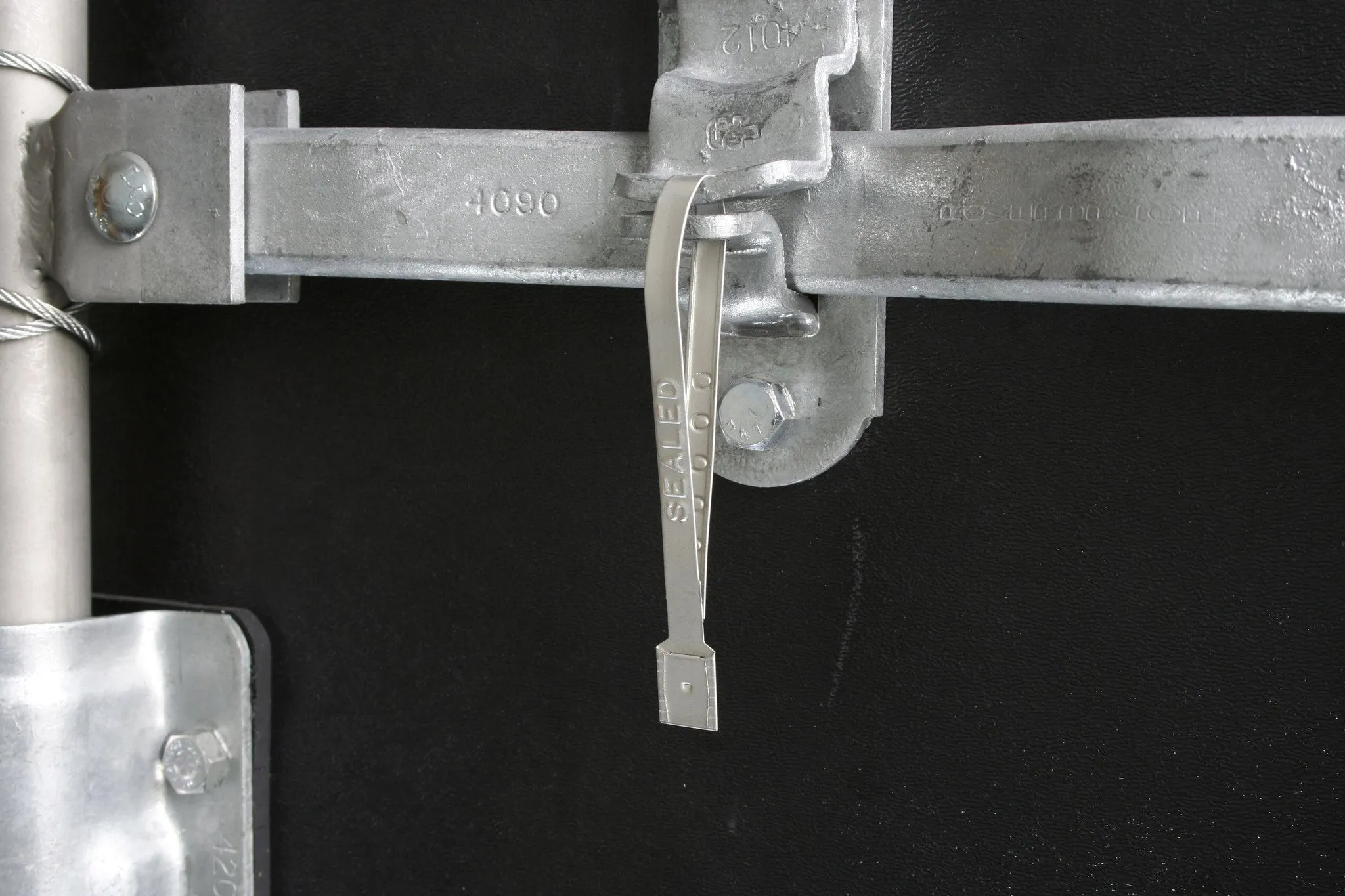 Flat Metal Truck Seals - GL100