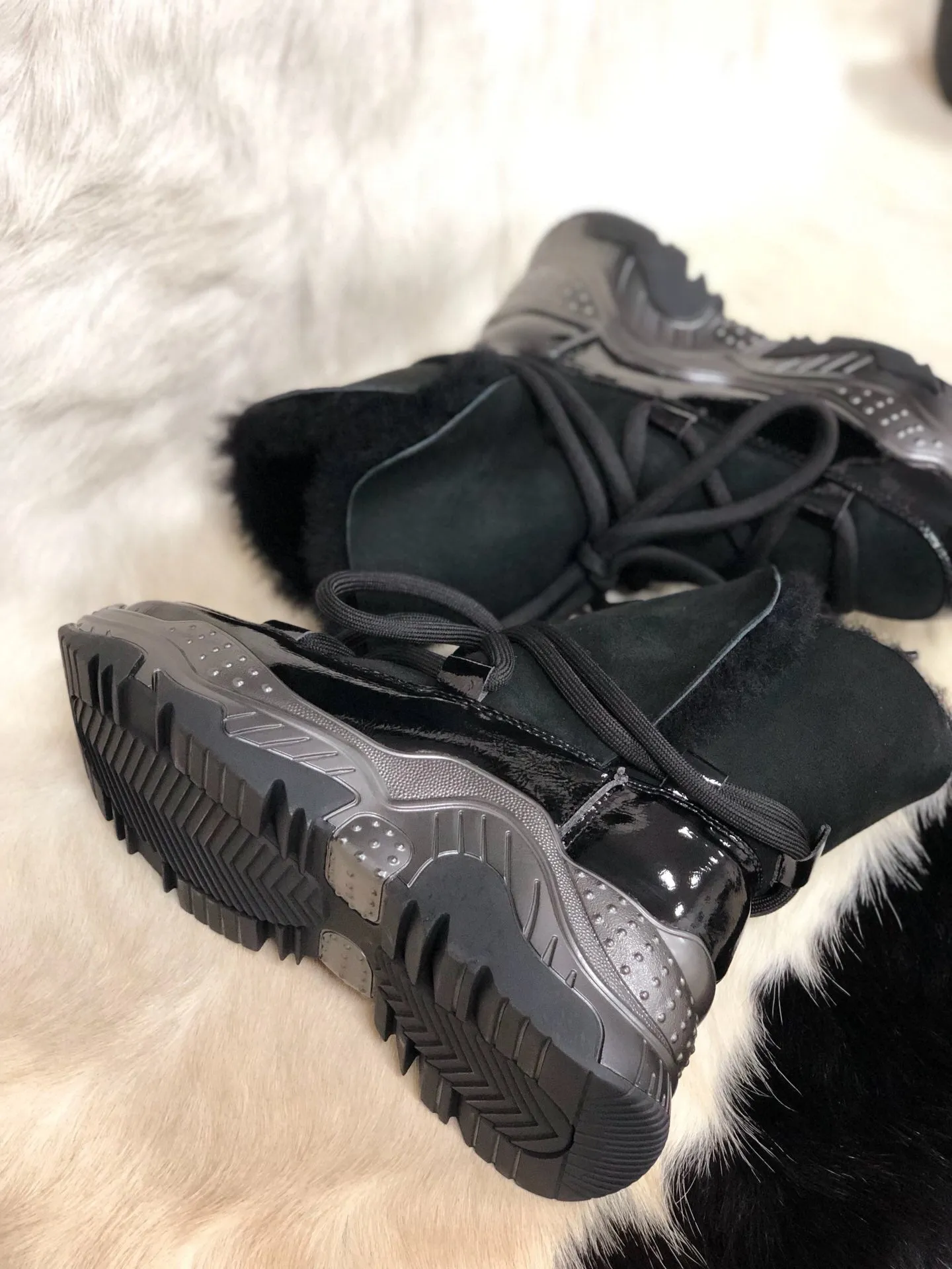 Genuine Leather Female Snow Boots Winter Boots women flat Plus velvet Ankle boots Non-slip Keep warm wool Women's sneakers