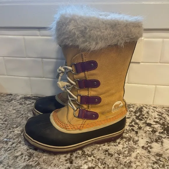 Girls Sorel Boots (size 5)