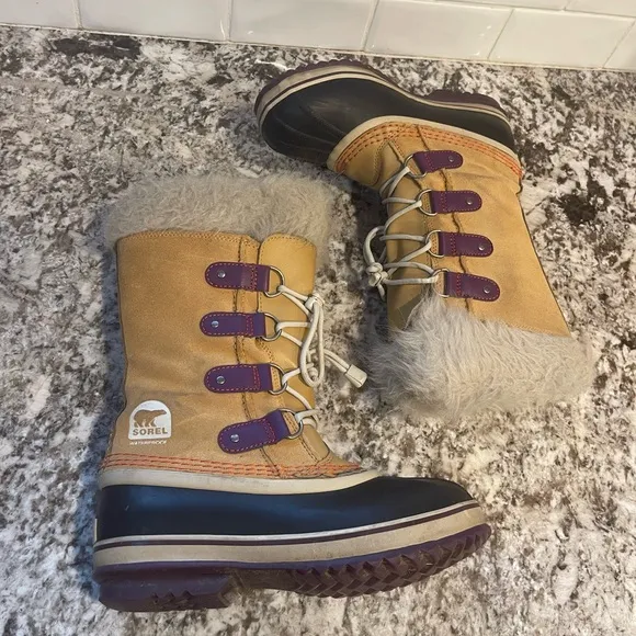 Girls Sorel Boots (size 5)