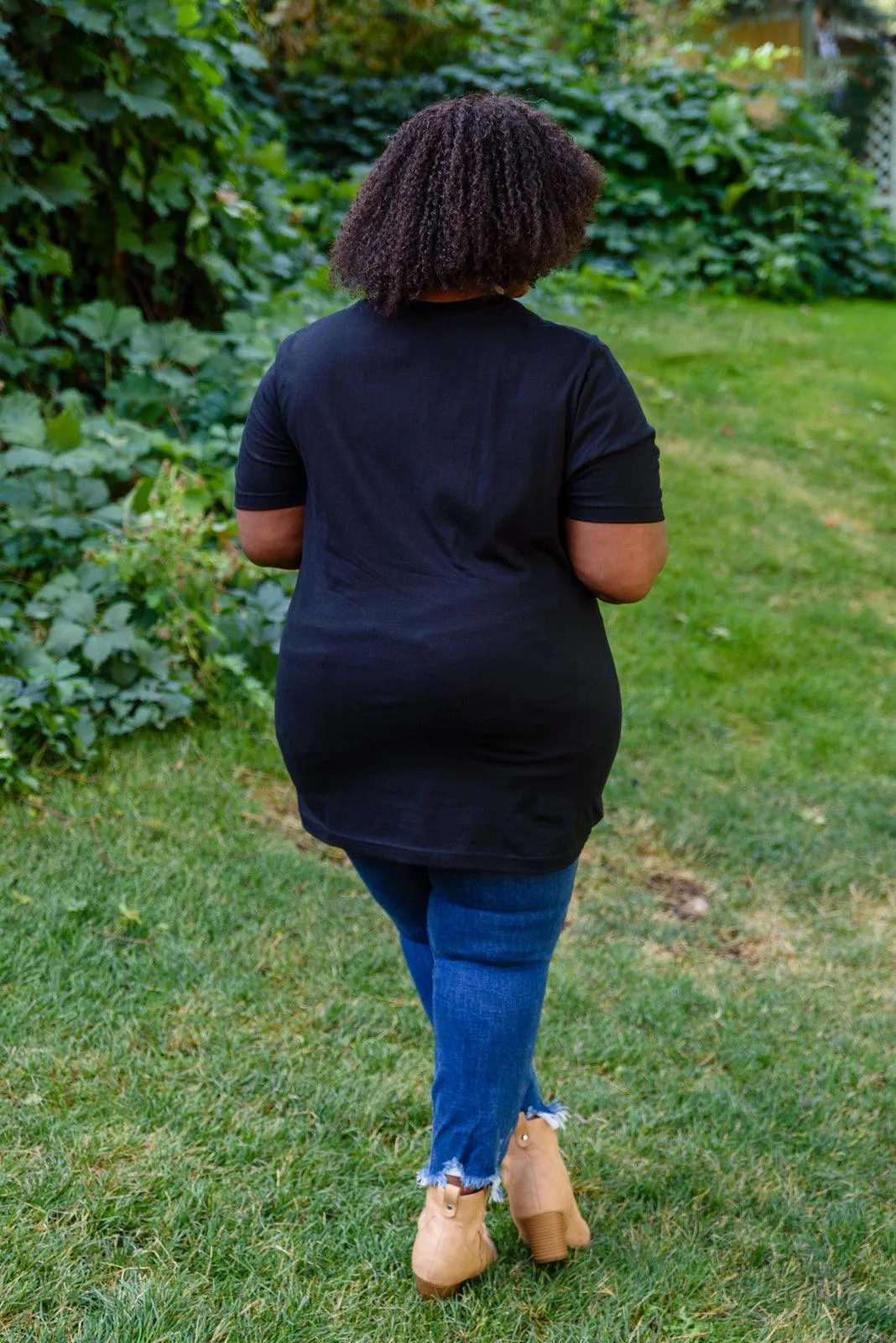 Hazel Blues® | Grateful Heart Graphic T-Shirt In Black