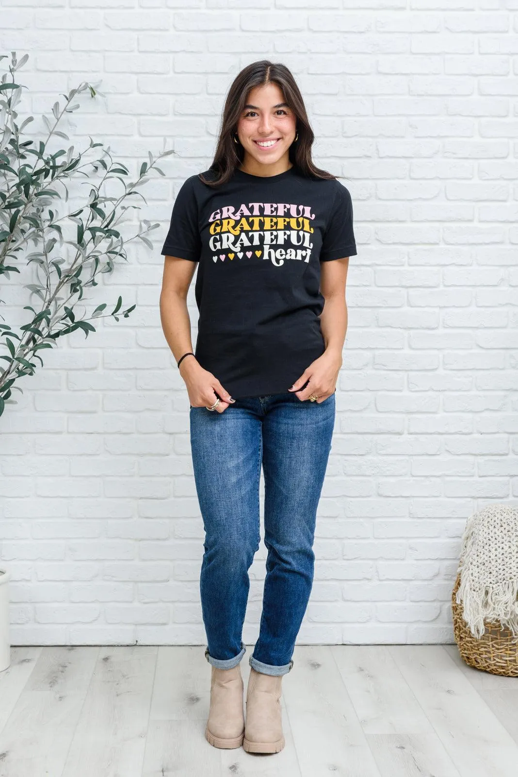 Hazel Blues® | Grateful Heart Graphic T-Shirt In Black
