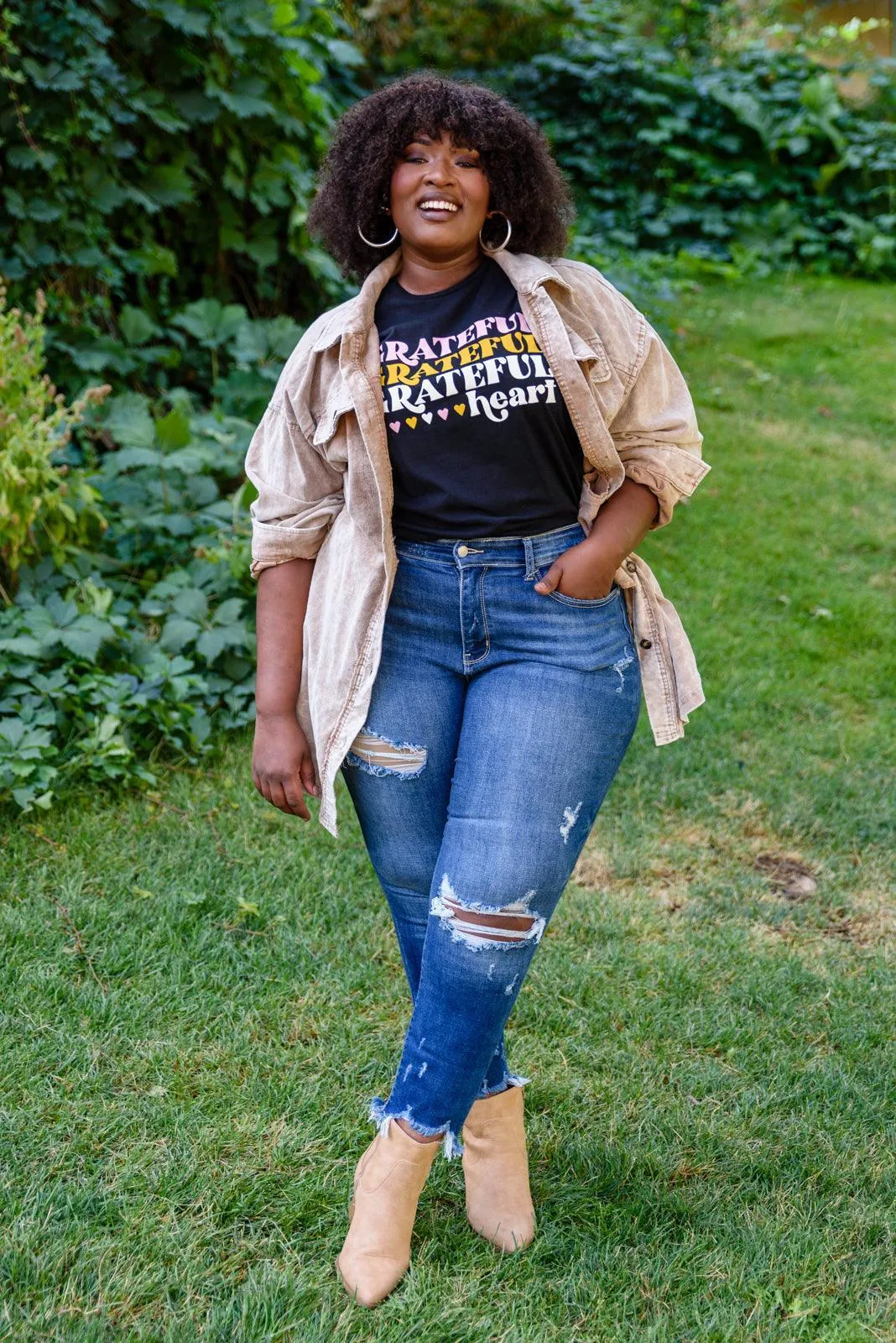 Hazel Blues® | Grateful Heart Graphic T-Shirt In Black