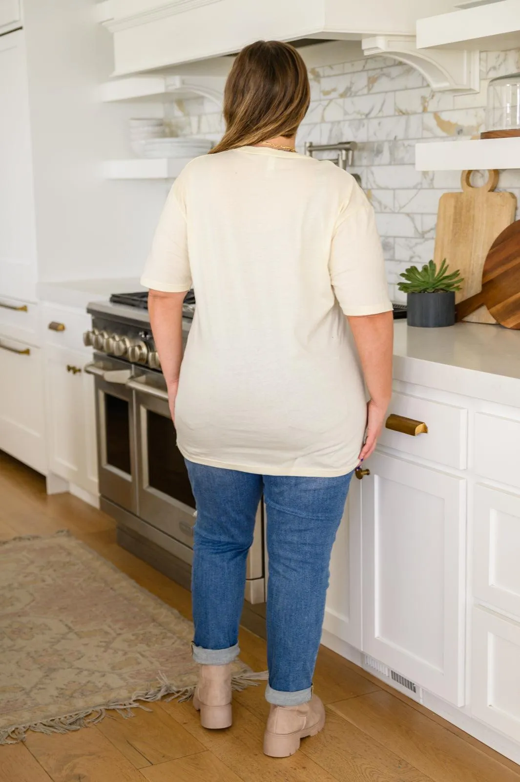 Hazel Blues® | Here For The Pie Graphic T-Shirt In Cream
