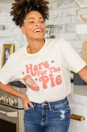 Hazel Blues® | Here For The Pie Graphic T-Shirt In Cream