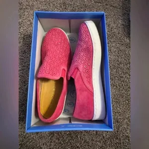 Jack Rogers Ronnie Slip on Sneakers size 8, great condition pink flowers