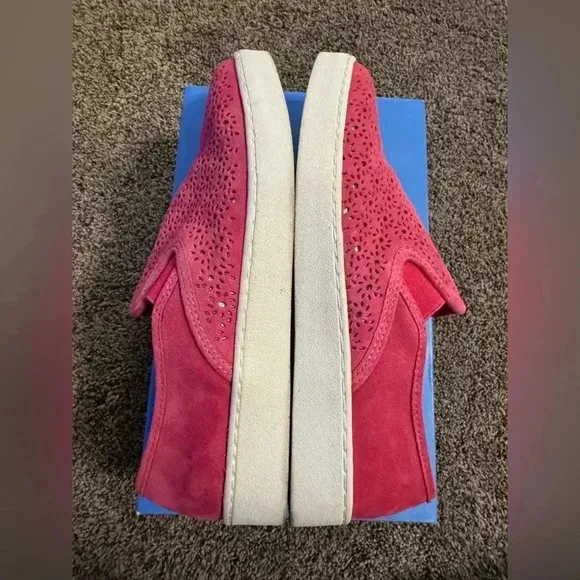 Jack Rogers Ronnie Slip on Sneakers size 8, great condition pink flowers