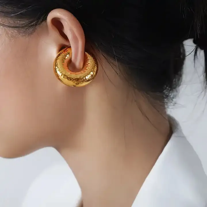 Kat Ear Cuff