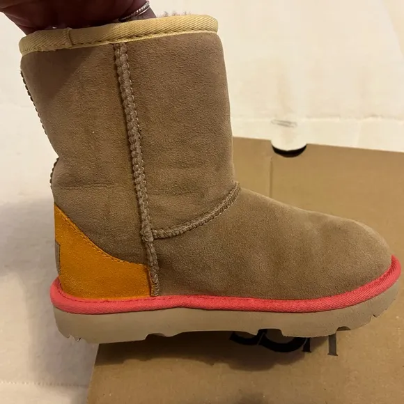 Kids Ugg Boots Size 2