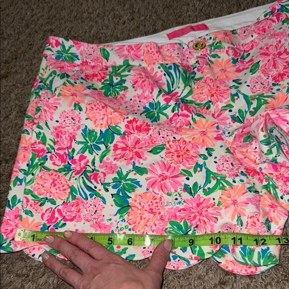 Lilly Pulitzer Floral Pink and Green Women's Shorts Strechy Comfortable