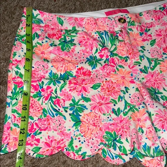 Lilly Pulitzer Floral Pink and Green Women's Shorts Strechy Comfortable