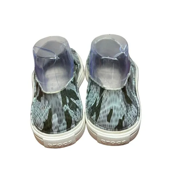 Men’s Slip on crocs size 8 camo blue