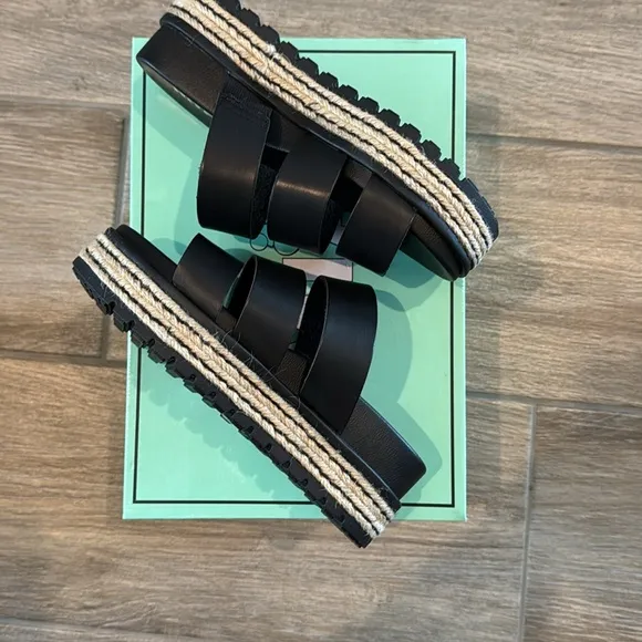 Mia Girl Black Slip on Sandal Size 6M