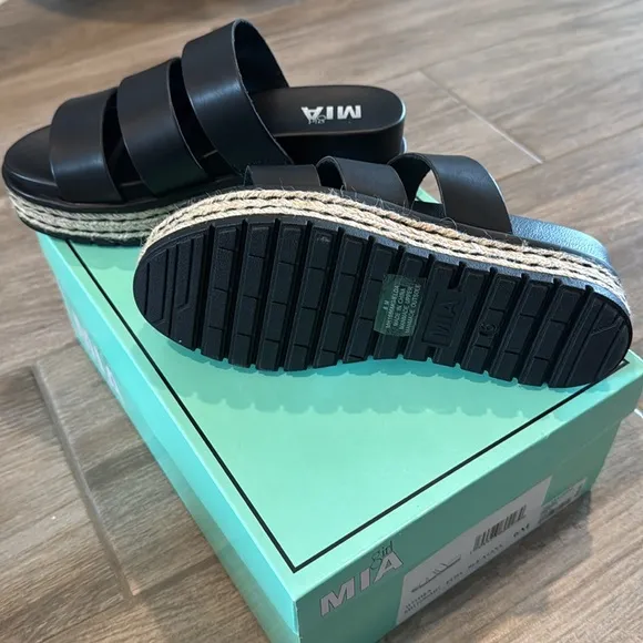 Mia Girl Black Slip on Sandal Size 6M