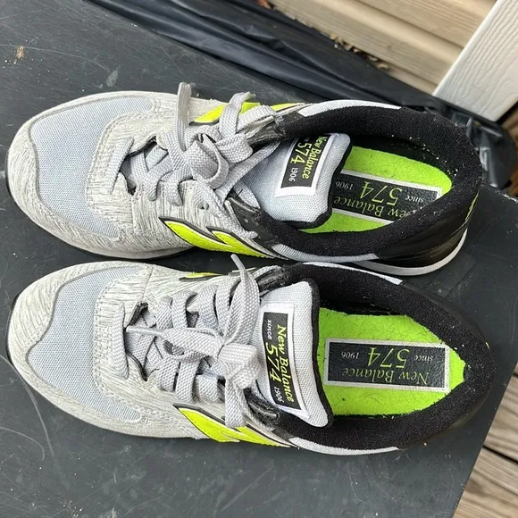 New Balance 574 Sneakers Men’s size 8 in great condition