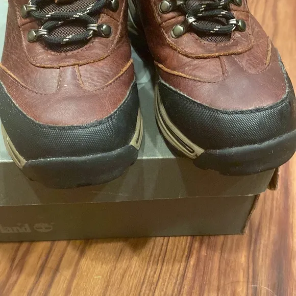 NEW IN BOX!!! Timberland boots size 13 M Back Road Brown Perfect condition.😄
