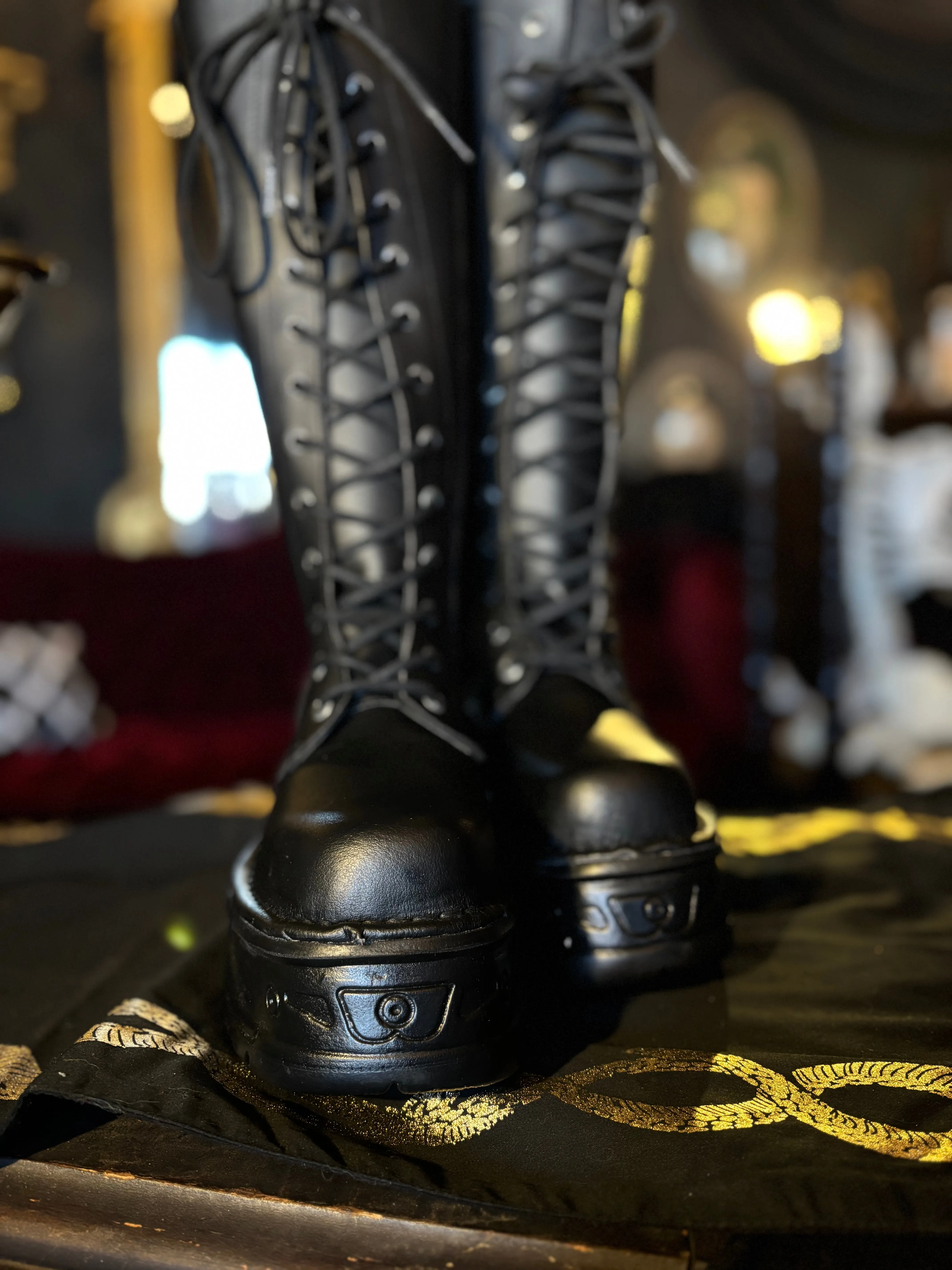 New Rock Metallic M-235-V1 boots