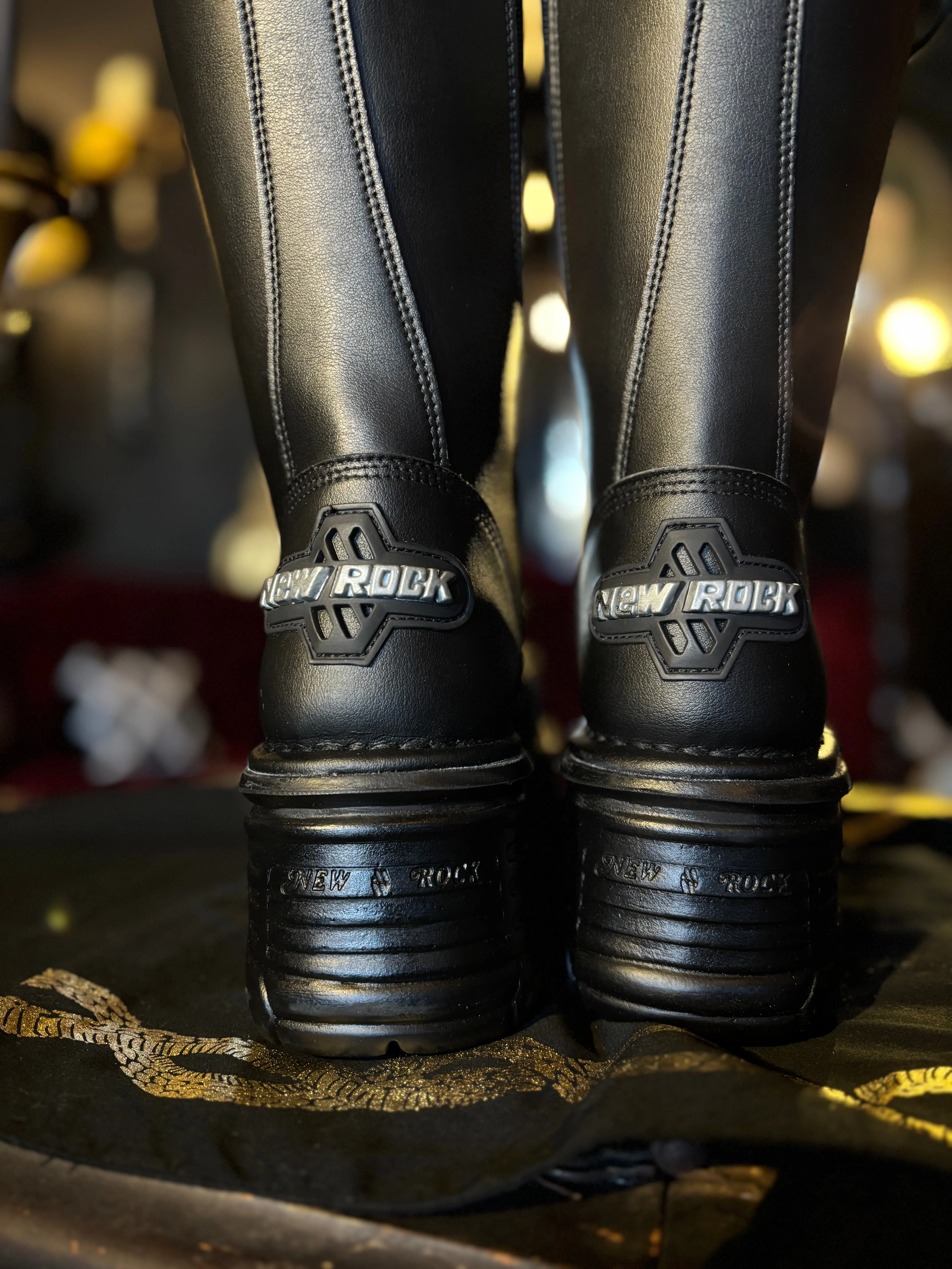 New Rock Metallic M-235-V1 boots