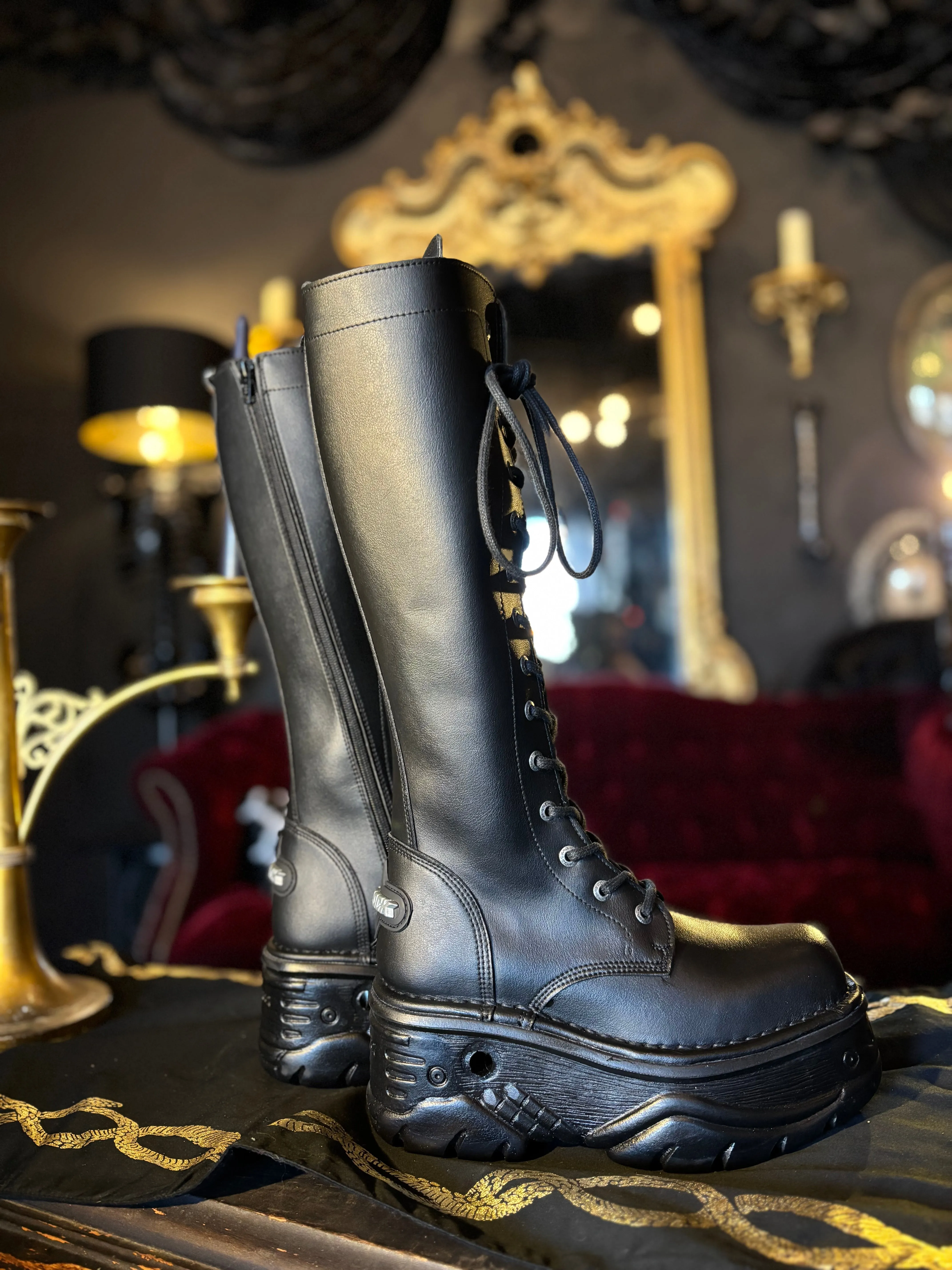 New Rock Metallic M-235-V1 boots