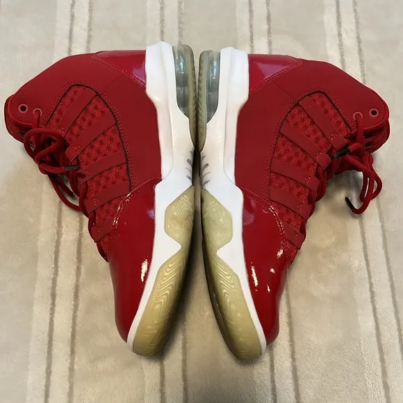 Nike Air Jordan Max Aura sneakers