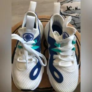 Nike sneakers kids 12.5