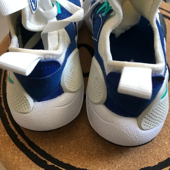 Nike sneakers kids 12.5