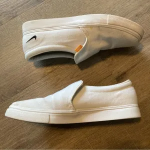 Nike White Court Royal AC Slip On 9.5 EUC