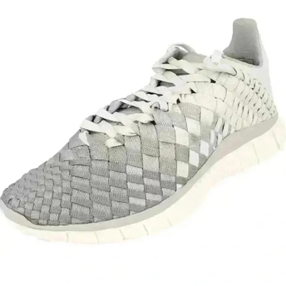 Nike Women Light Grey Low-Tops &amp; Sneakers Textile Fibers, Women’s size 8.5