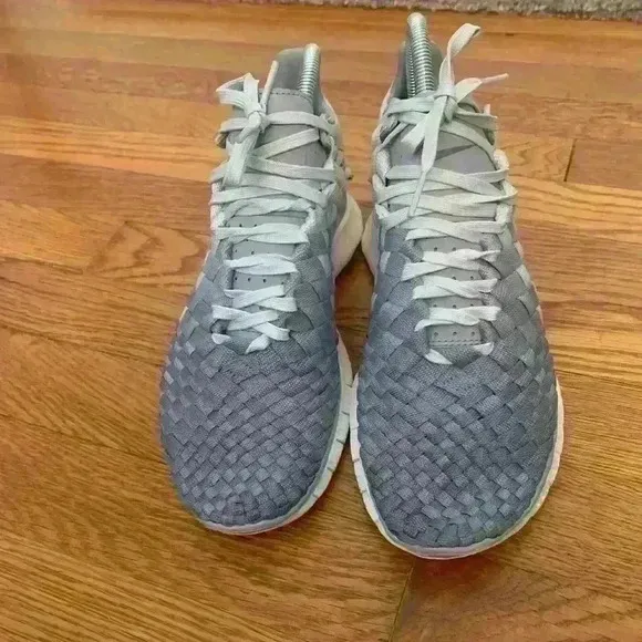 Nike Women Light Grey Low-Tops &amp; Sneakers Textile Fibers, Women’s size 8.5
