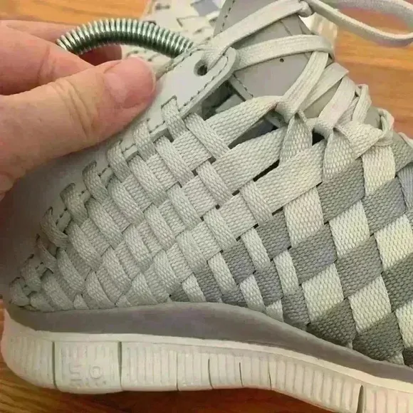 Nike Women Light Grey Low-Tops &amp; Sneakers Textile Fibers, Women’s size 8.5