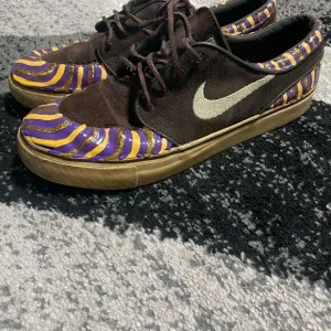 Nike SB Stefan Janoski Velvet Brown Mens Sneakers Custom LA Lakers Design Sz 8