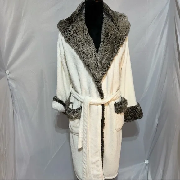 Pottery Barn Ombre Faux Fur Hooded Robe Luxurious Comfortable Soft Medium