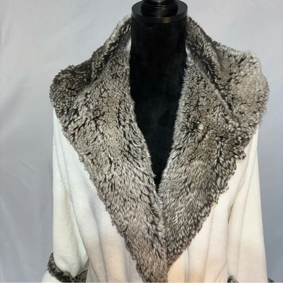 Pottery Barn Ombre Faux Fur Hooded Robe Luxurious Comfortable Soft Medium