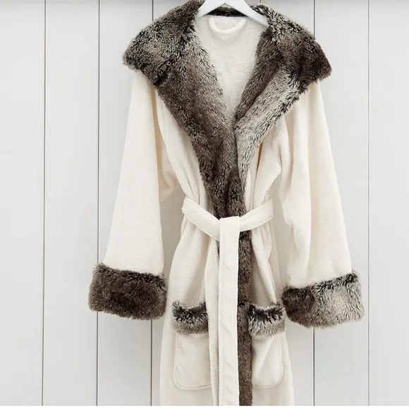 Pottery Barn Ombre Faux Fur Hooded Robe Luxurious Comfortable Soft Medium