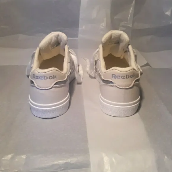 Reebok Sneakers, Brand NEW, Women size 8.