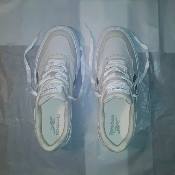 Reebok Sneakers, Brand NEW, Women size 8.