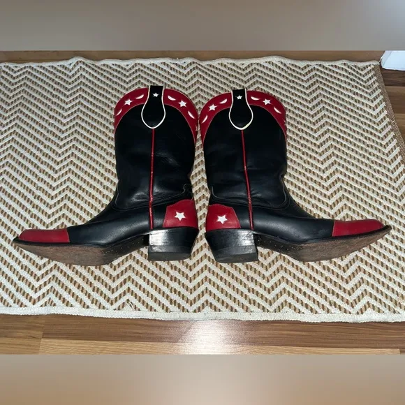 Roper women’s size 6.5 American patriotic red black and white western festival