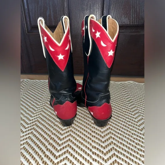 Roper women’s size 6.5 American patriotic red black and white western festival