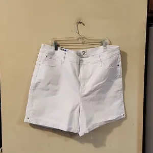 Seven7 white shorts boots shaper NWT